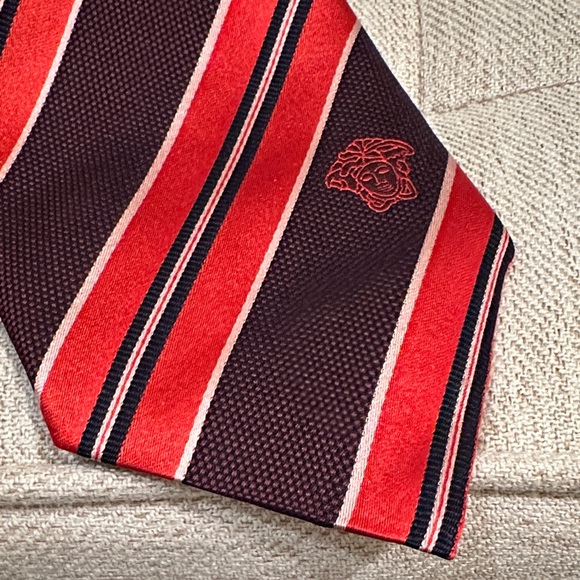 Versace Red and Black Diagonal Striped Tie - Picture 4 of 4